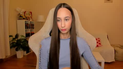 Snapshot of emilyhoston chatting on 09-11-25, 07:14 Alina online show from 09-11-25, 07:14