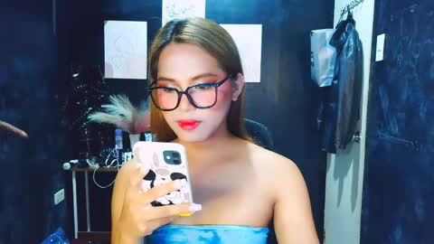emilyhotasian online show from 04-12-26, 10:42