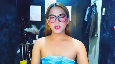 emilyhotasian online show from 04-17-26, 08:28