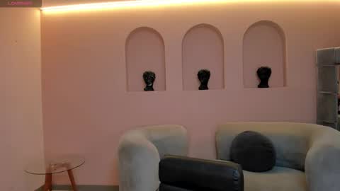 Snapshot of emilyjohnsonx chatting on 10-18-25, 03:53 Emily online show from 10-18-25, 03:53