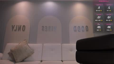 Snapshot of emilyjohnsonx chatting on 11-12-25, 03:40 Emily online show from 11-12-25, 03:40