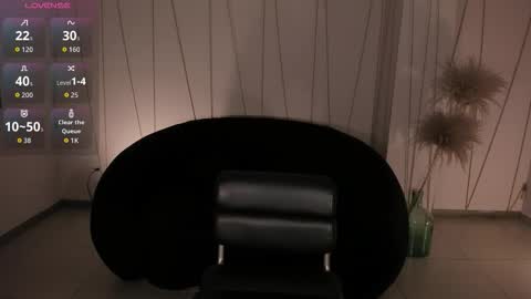 Snapshot of emilyjohnsonx chatting on 11-22-25, 01:26 Emily online show from 11-22-25, 01:26