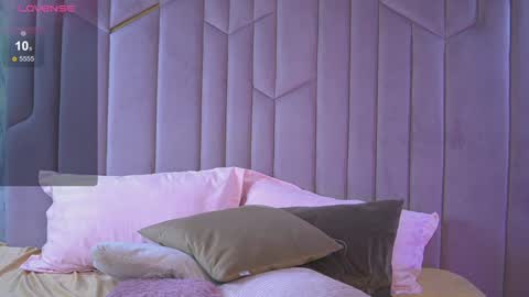 Emily online show from 12-18-24, 11:45