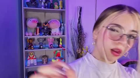 VALEEEN online show from 09-25-25, 04:21