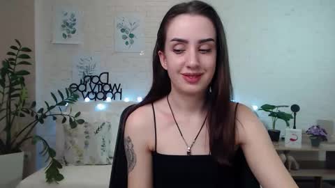 Emyli online show from 01-11-25, 08:43