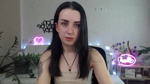 Emyli online show from 02-18-25, 09:20