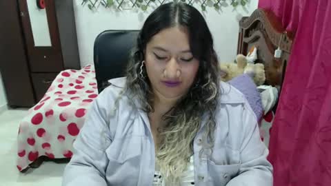 Snapshot of emilylove14 chatting on 12-02-24, 01:25 Emily Cortez online show from 12-02-24, 01:25