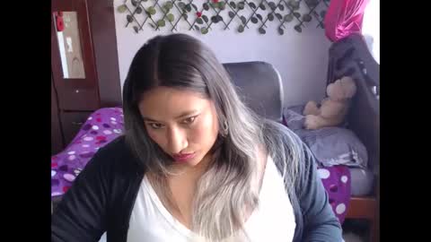Snapshot of emilylove14 chatting on 12-06-24, 06:17 Emily Cortez online show from 12-06-24, 06:17