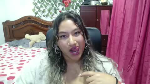 Snapshot of emilylove14 chatting on 01-04-25, 12:16 Emily Cortez online show from 01-04-25, 12:16