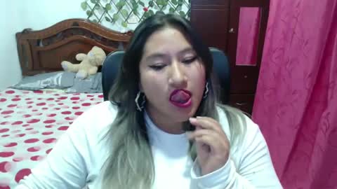 Snapshot of emilylove14 chatting on 01-12-25, 01:21 Emily Cortez online show from 01-12-25, 01:21