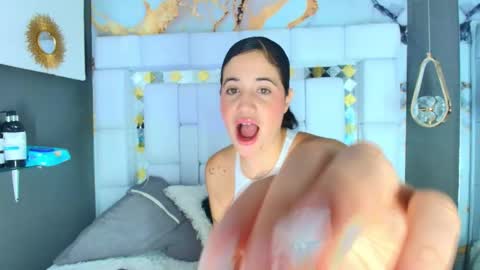 Snapshot of emilymadrid chatting on 10-01-25, 05:46 Emily online show from 10-01-25, 05:46