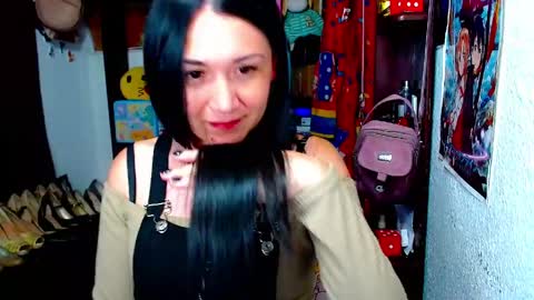 Snapshot of emilymonroe20 chatting on 05-04-26, 02:07 Nickole online show from 05-04-26, 02:07