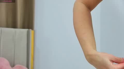 Snapshot of emilynovaa1 chatting on 03-07-26, 07:00 emilynovaa1 online show from 03-07-26, 07:00