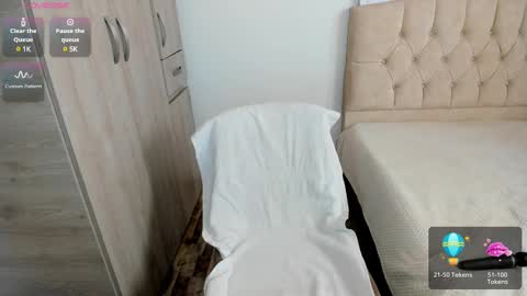 Emily online show from 03-07-25, 07:49