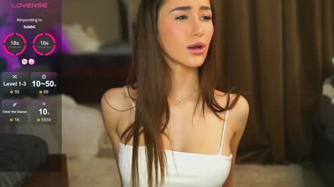 Snapshot of emilyraymont chatting on 01-25-25, 12:38 Emily online show from 01-25-25, 12:38