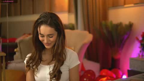 Snapshot of emilyraymont chatting on 03-04-25, 10:05 Emily online show from 03-04-25, 10:05