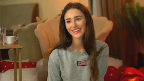 Snapshot of emilyraymont chatting on 03-11-25, 05:27 Emily online show from 03-11-25, 05:27