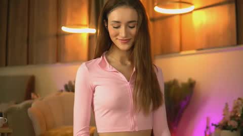 Snapshot of emilyraymont chatting on 03-11-25, 10:20 Emily online show from 03-11-25, 10:20