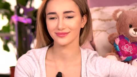 Snapshot of emilyraymont chatting on 09-15-25, 05:07 Emily online show from 09-15-25, 05:07