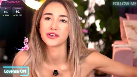 Snapshot of emilyraymont chatting on 10-01-25, 05:57 Emily online show from 10-01-25, 05:57