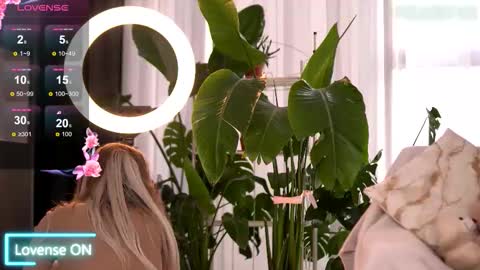 Snapshot of emilyraymont chatting on 10-05-25, 05:06 Emily online show from 10-05-25, 05:06