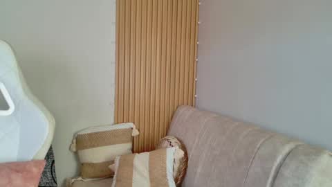 Emily  online show from 03-12-26, 10:05