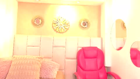 Snapshot of emilyrossett chatting on 07-18-26, 01:48 Emily online show from 07-18-26, 01:48