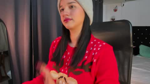 Snapshot of emilyrousex chatting on 12-23-24, 03:23 emilyrousex online show from 12-23-24, 03:23