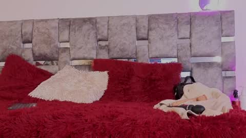 Snapshot of emilyrousex chatting on 05-19-26, 04:35 emilyrousex online show from 05-19-26, 04:35