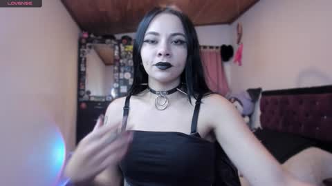 Snapshot of emilyrymer chatting on 12-12-24, 07:37  Emily Support me to have 100 likes plx online show from 12-12-24, 07:37