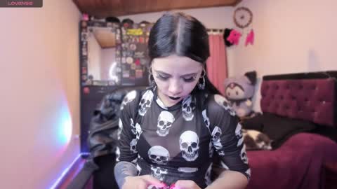 Snapshot of emilyrymer chatting on 12-20-24, 07:17  Emily Support me to have 100 likes plx online show from 12-20-24, 07:17