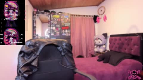 Snapshot of emilyrymer chatting on 12-20-24, 10:32  Emily Support me to have 100 likes plx online show from 12-20-24, 10:32