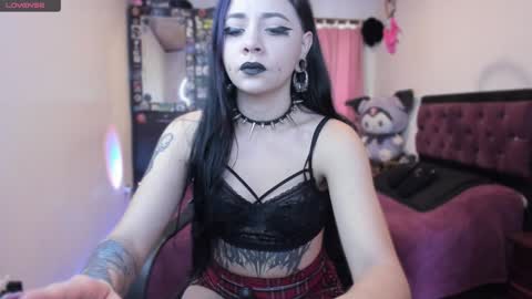 Snapshot of emilyrymer chatting on 12-23-24, 07:20  Emily Support me to have 100 likes plx online show from 12-23-24, 07:20