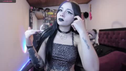 Snapshot of emilyrymer chatting on 12-30-24, 12:54  Emily Support me to have 100 likes plx online show from 12-30-24, 12:54