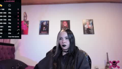 Snapshot of emilyrymer chatting on 01-29-25, 11:04  Emily Support me to have 100 likes plx online show from 01-29-25, 11:04