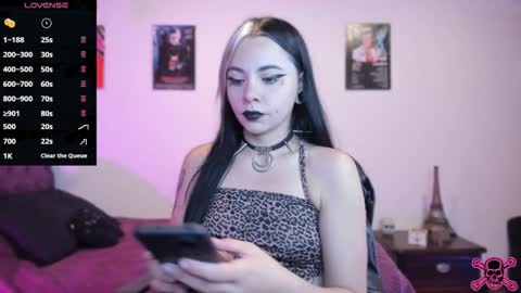 Snapshot of emilyrymer chatting on 01-30-25, 07:04  Emily Support me to have 100 likes plx online show from 01-30-25, 07:04