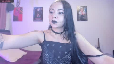 Snapshot of emilyrymer chatting on 02-02-25, 09:56  Emily Support me to have 100 likes plx online show from 02-02-25, 09:56