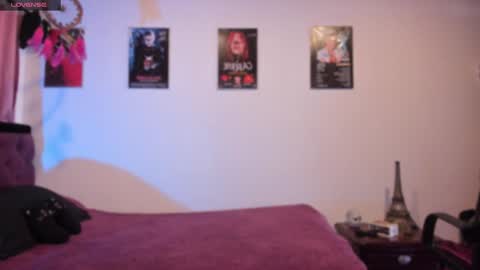 Snapshot of emilyrymer chatting on 02-04-25, 05:45  Emily Support me to have 100 likes plx online show from 02-04-25, 05:45