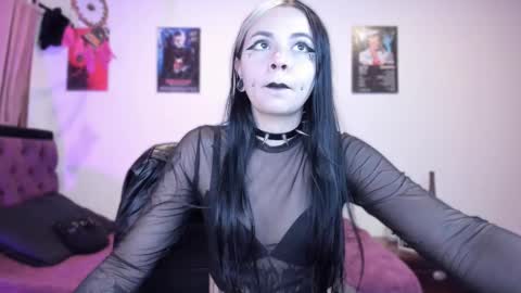 Snapshot of emilyrymer chatting on 02-11-25, 12:17  Emily Support me to have 100 likes plx online show from 02-11-25, 12:17