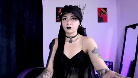 Snapshot of emilyrymer chatting on 09-28-25, 09:53  Emily Support me to have 100 likes plx online show from 09-28-25, 09:53