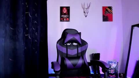 Snapshot of emilyrymer chatting on 09-30-25, 09:09  Emily Support me to have 100 likes plx online show from 09-30-25, 09:09