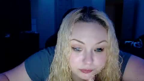 Emily Bankz online show from 10-31-25, 06:47