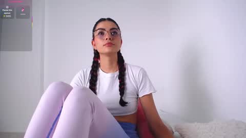 Emily online show from 10-10-25, 06:29