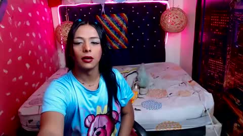 Snapshot of emilytssweet chatting on 01-13-25, 02:32 Emily online show from 01-13-25, 02:32