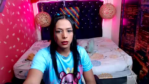 Snapshot of emilytssweet chatting on 01-13-25, 07:31 Emily online show from 01-13-25, 07:31