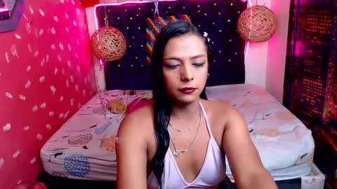 Snapshot of emilytssweet chatting on 01-23-25, 09:07 Emily online show from 01-23-25, 09:07