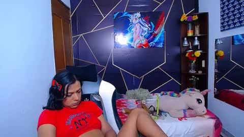 Snapshot of emilytssweet chatting on 09-23-25, 05:49 Emily online show from 09-23-25, 05:49