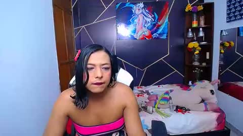 Snapshot of emilytssweet chatting on 10-01-25, 02:23 Emily online show from 10-01-25, 02:23