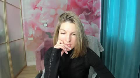 EmilyWalkers online show from 01-05-25, 07:07