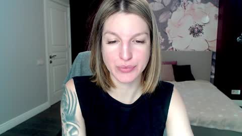 EmilyWalkers online show from 01-15-25, 07:37